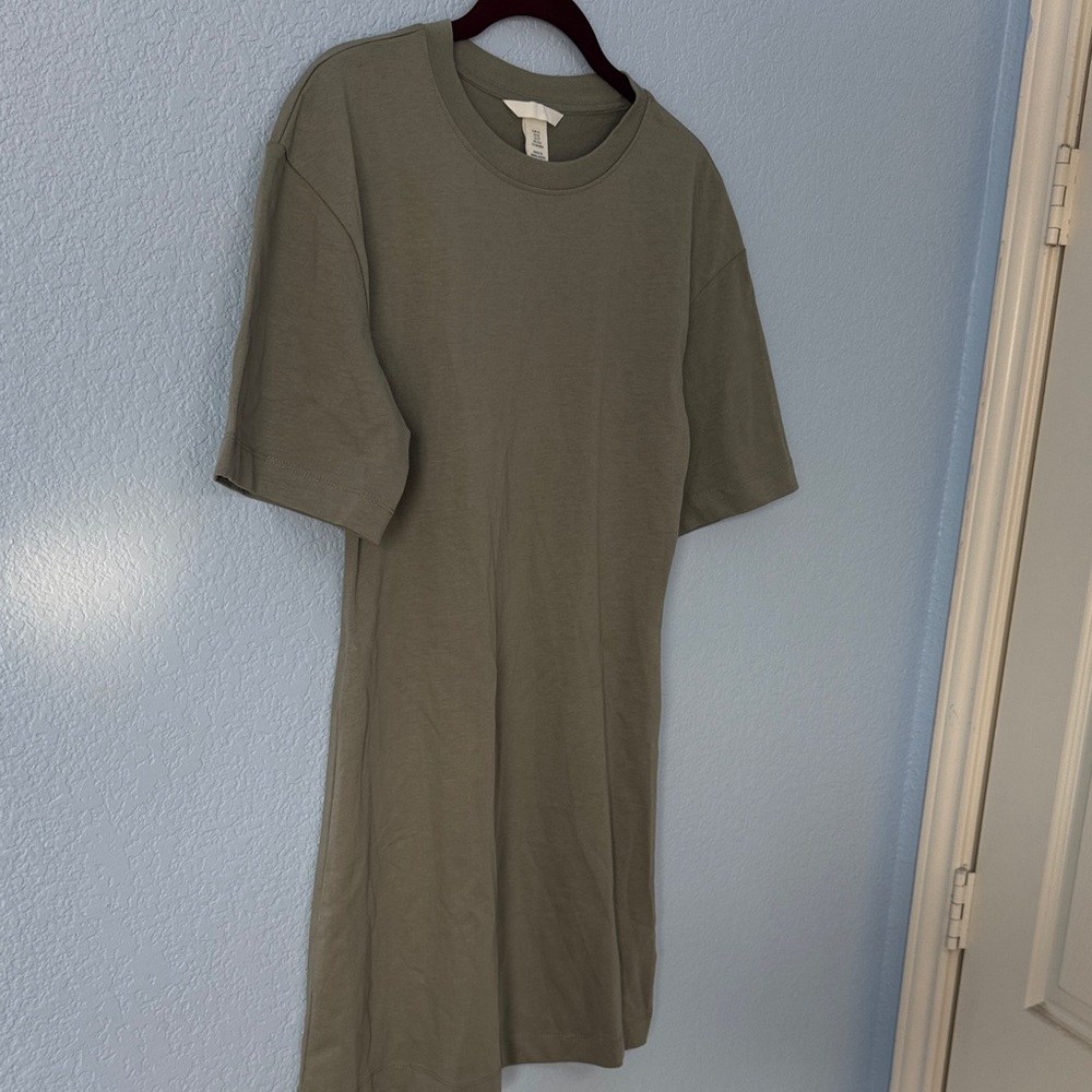 H&M Olive Midi Tee-Shirt Dress Size XS